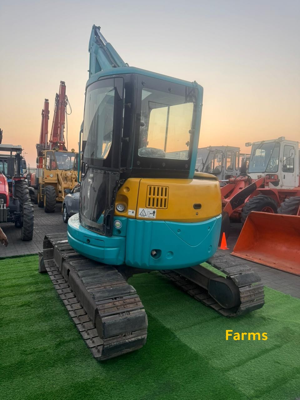 🚜 حفار كوماتسو PC40-1 – الأداء الياباني في م